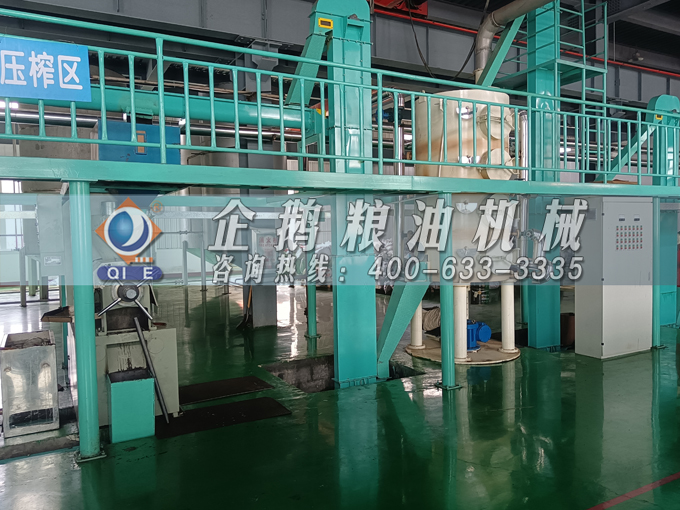 企鵝牌茶籽油雙螺桿榨油機(jī)，用心制造獲得客戶認(rèn)可(圖3)